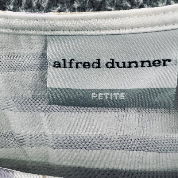 Alfred Dunner Women Top Small Petite White Purple Floral Ruffle Pullover Shirt - Picture 4 of 9